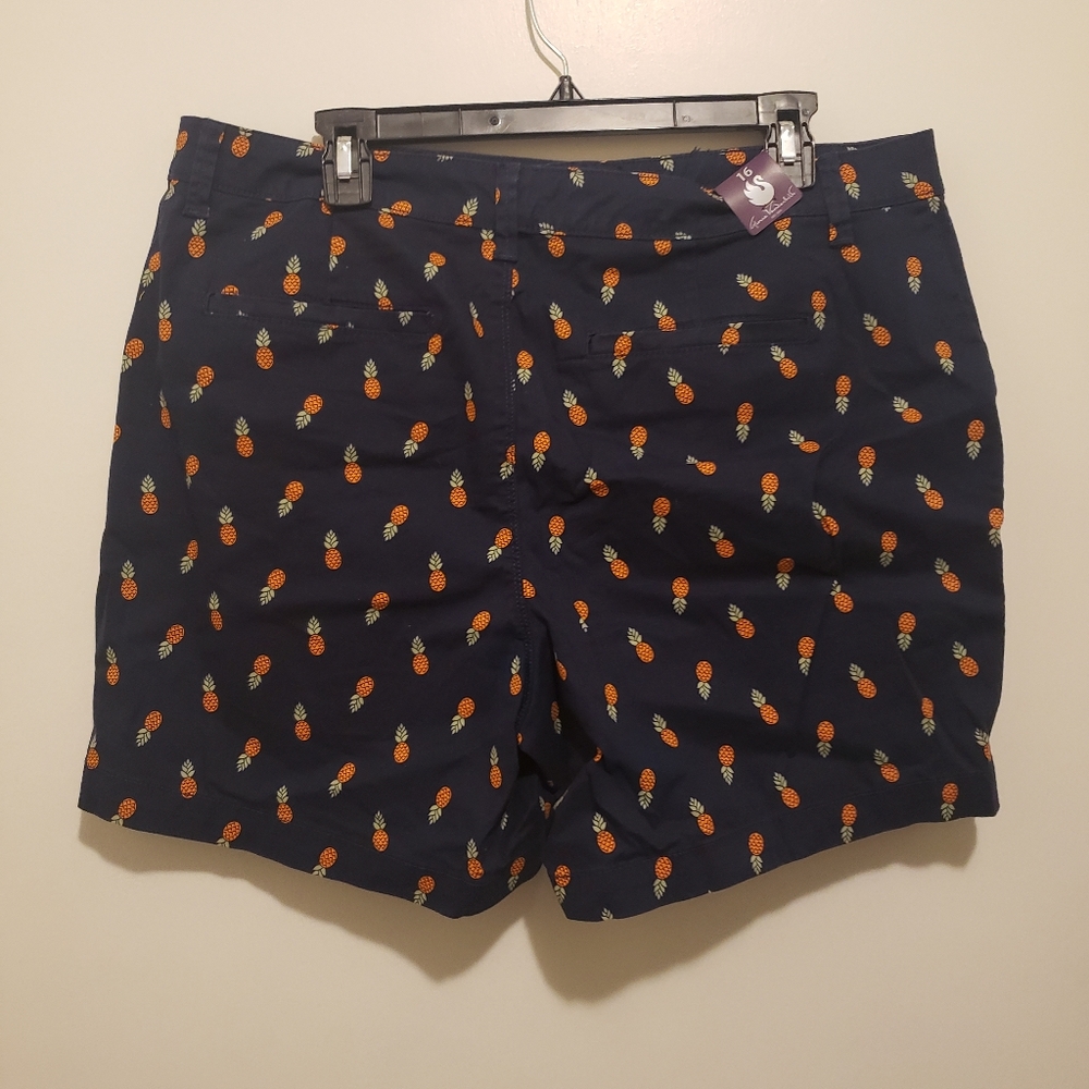 Pineapple print, navy casual shorts